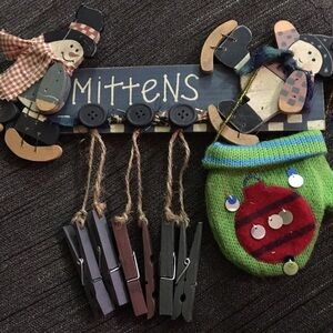 Colorful Mittens Holder for Kids